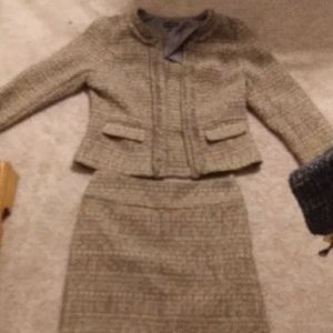 Will Smith collection woman's suit. 4